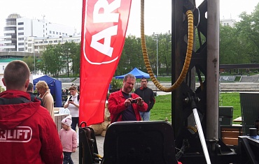 Выставка в Екатеринбурге "Дерево+Дом. Коттедж. Дача"